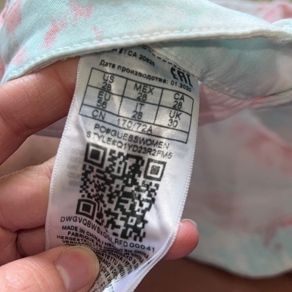 NWT Guess High Rise Waisted Tie Dye Stretch Denim Shorts - Picture 7 of 11